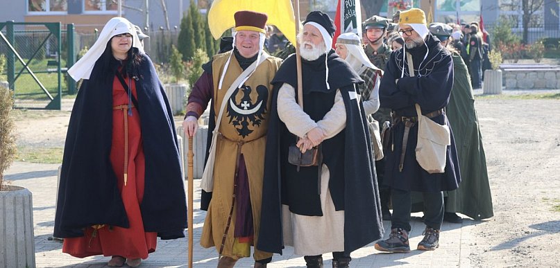 Szli jak rycerze Henryka Pobożnego w czasie wielkiej bitwy pod Legnicą