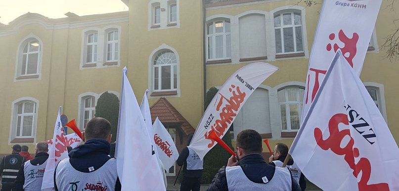 Rozmowy w PeBeKa zakończone fiaskiem, związki szykują referendum strajkowe