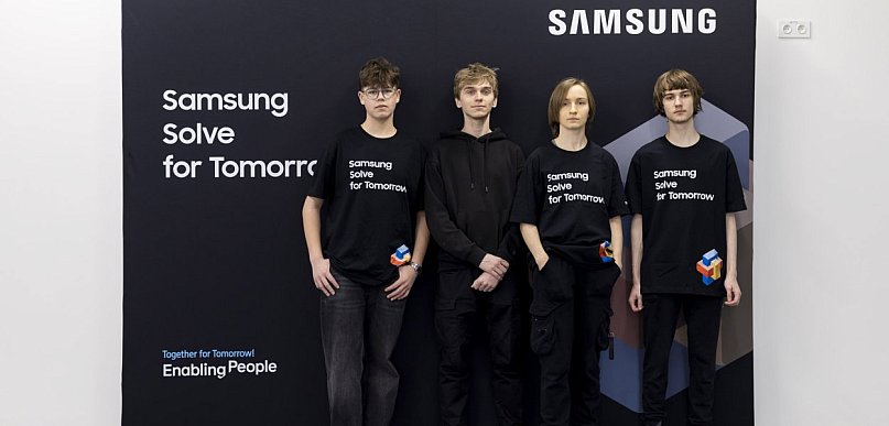 Uczniowie I LO stworzyli IZI dla seniorów. Zagłosuj na ich projekt