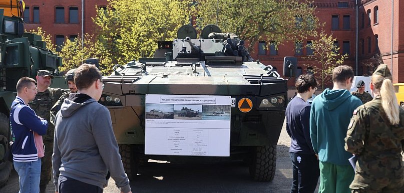 Od Leoparda po cyberwojsko. Wojskowe targi przyciągnęły setki mieszkańców