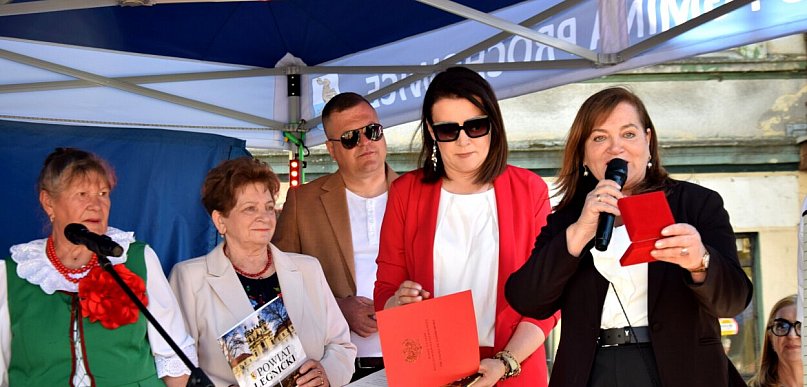 Zespoły folklorystyczne koncertowały w Prochowicach