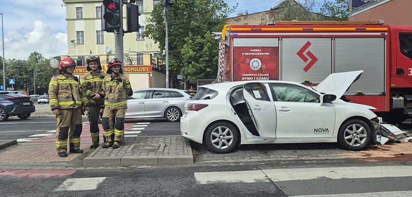 Deszcz i śliska nawierzchnia doprowadziły do serii kolizji podczas weekendu