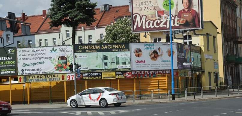 Radna pytała o reklamy w mieście. Jest odpowiedź urzędu