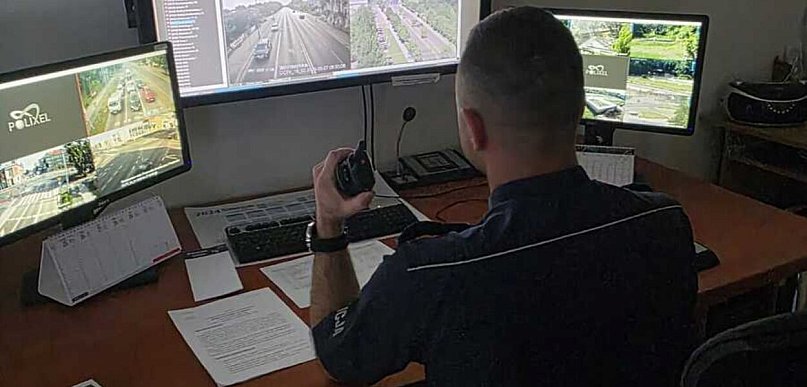 Niebezpiecznie przy przejściach dla pieszych. 26 kierowców wyprzedzało