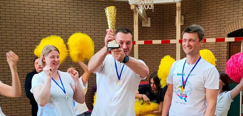 Nauczyciele triumfują w kosmicznym turnieju na 80-lecie legnickiej jedynki