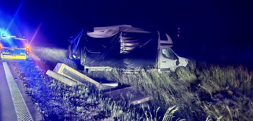 Groźne dachowanie na autostradzie A4 w kierunku Legnicy