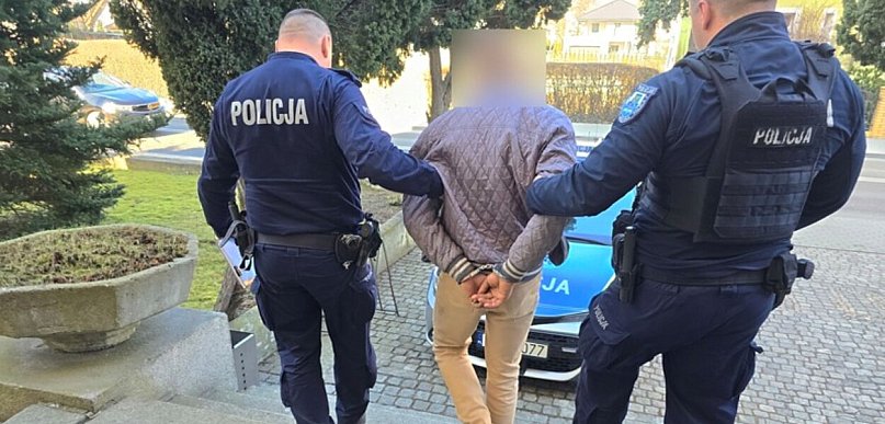Chciał przechytrzyć policjantów, podszywając się pod brata. Nie wyszło