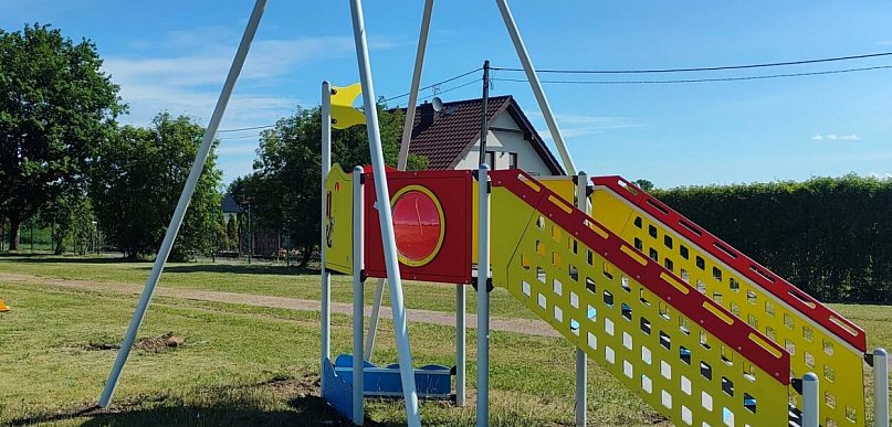 Fundacja Legsad pomogła i dzieci w Krotoszycach mają nową tyrolkę