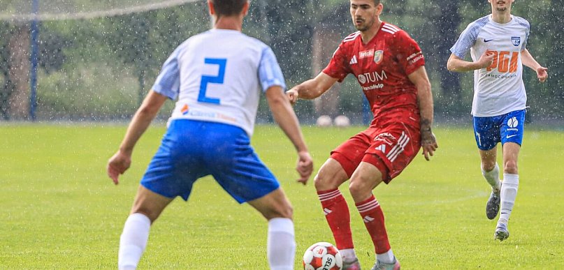 Nawałnica zepsuła święto. Miedź strzeliła dwie bramki w Łomnicy