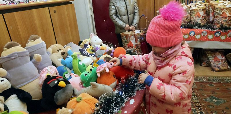 Pierwsze paczki już u dzieci. W TPD trwa świąteczny maraton obdarowywania - 119001