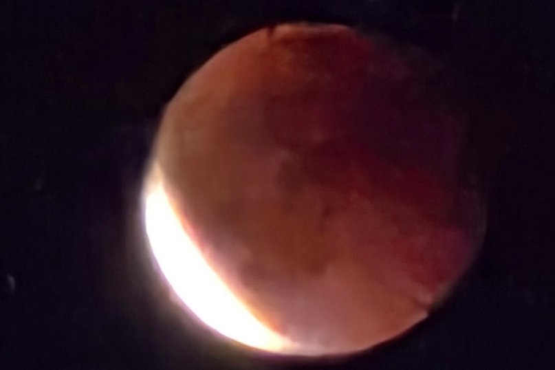 Krwawy księżyc na zdjęciach naszego czytelnika