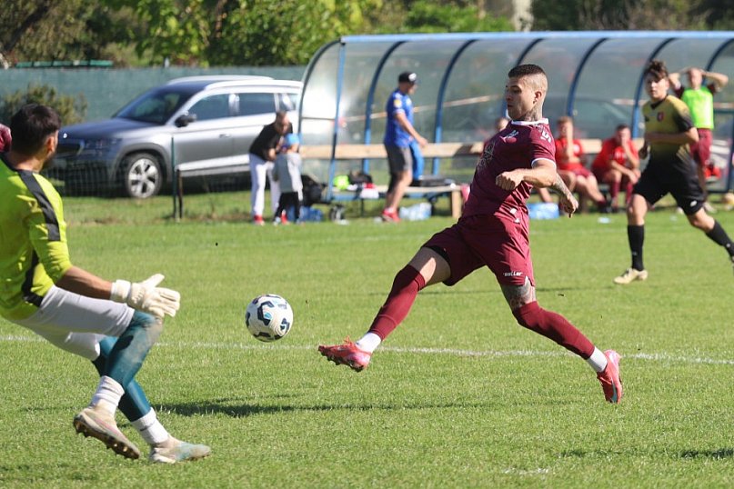 Zakaczawie Legnica pewnie ograło Victorię Niemstów