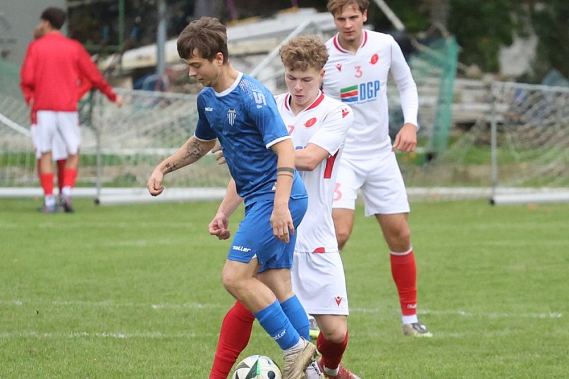 Derby w Legnicy. Iskra Kochlice pokonała Konfeks