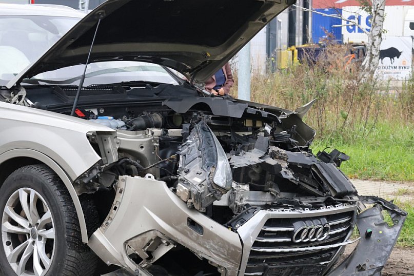 Zderzenie opla z audi w Legnicy