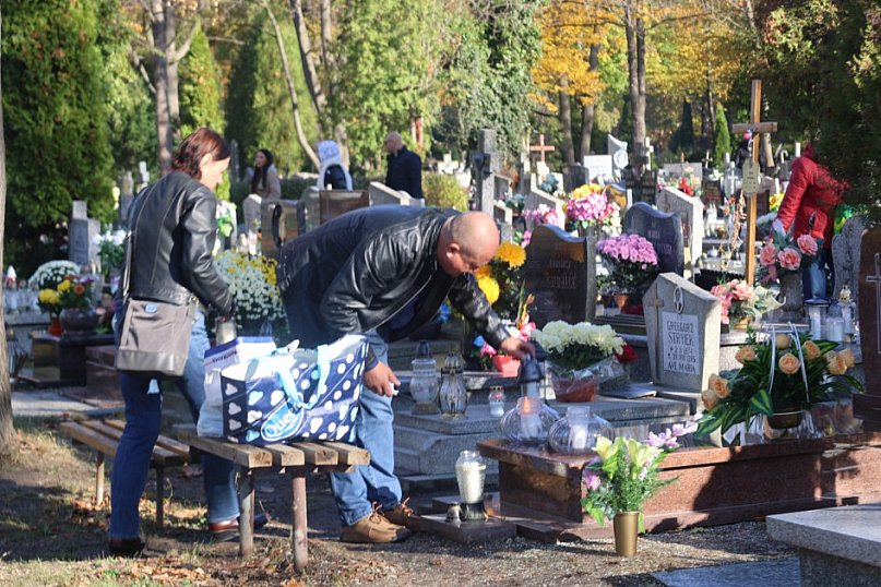 Wszystkich Świętych w Legnicy – wzmożony ruch