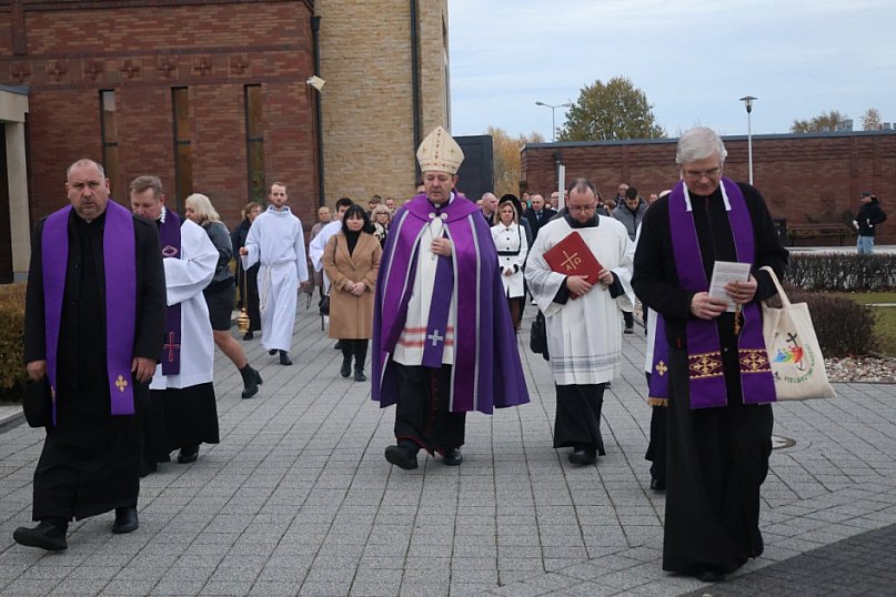Msza święta i procesja różańcowa