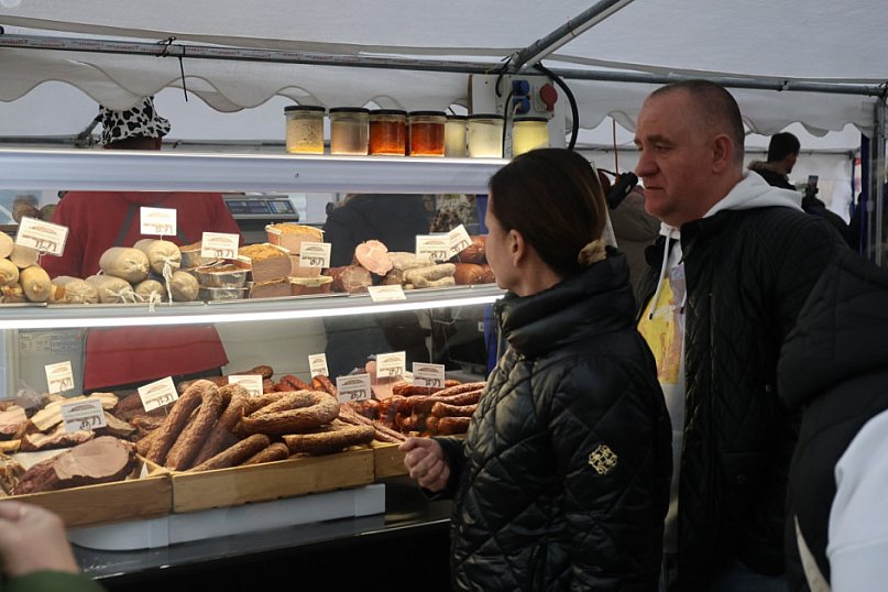 Niedzielny targ zdrowej żywności w Bartoszowie