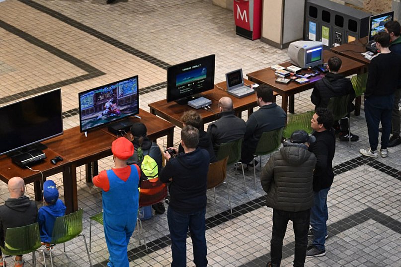 Galeria Piastów zamieniła się w salon gier