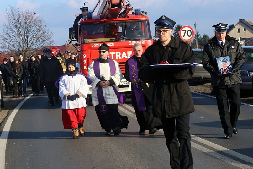 W Kunicach odbył się pogrzeb Wojciecha Mastalerka