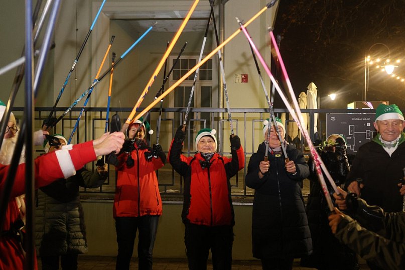 Mikołaj z Drapikami zakończył cykl Nordic Walking