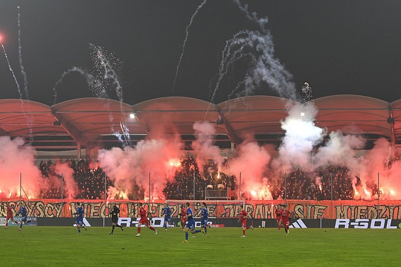 Miedź – Odra 2:1: kibice znów dali show