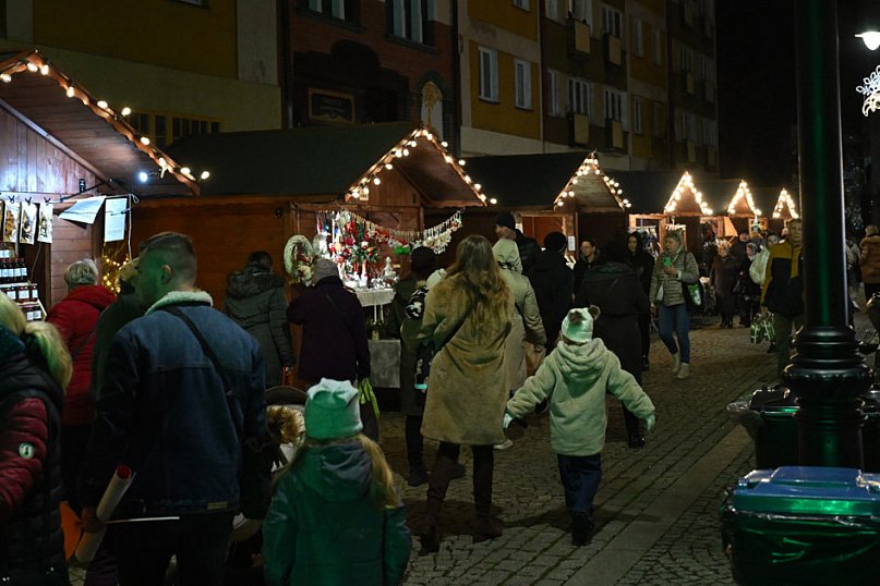 Rynek pachniał piernikami, scena przyciągała tłumy