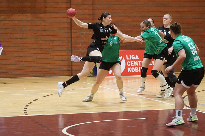 Dziewiątka minimalnie gorsza od AZS AWF