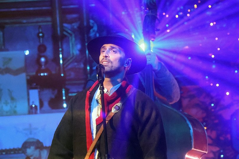 Staszek z Gór zaśpiewał kolędy w Chojnowie