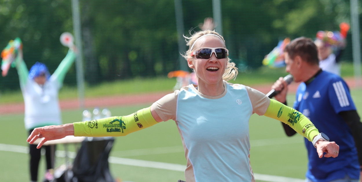 Bieg z okazji 100 lat kobiet w Policji (Wojciech Obremski)