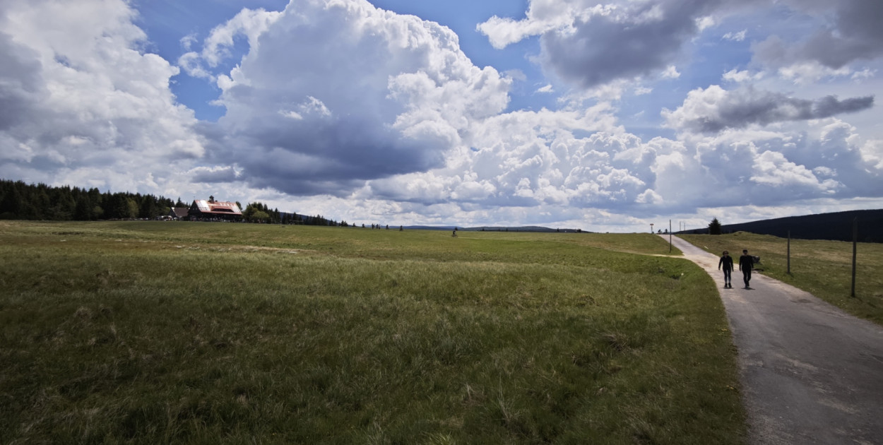 Droga Izerska: legendarna trasa w sercu Gór Izerskich