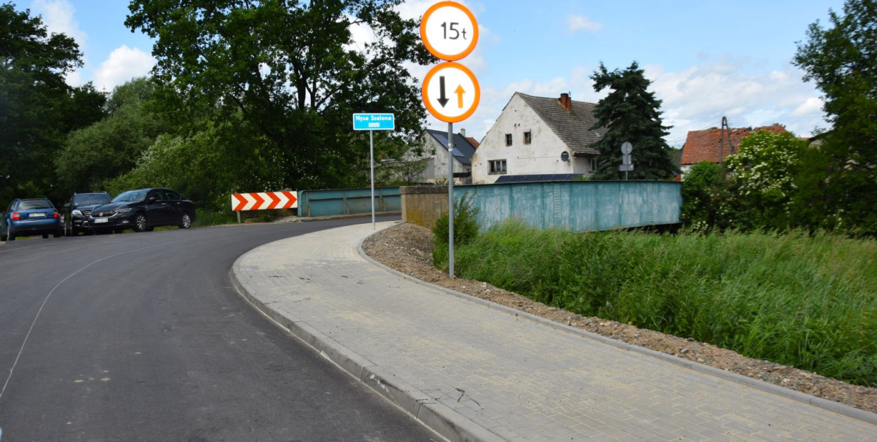 Nowa droga i chodnik w Winnicy gotowe (mat. prasowe)