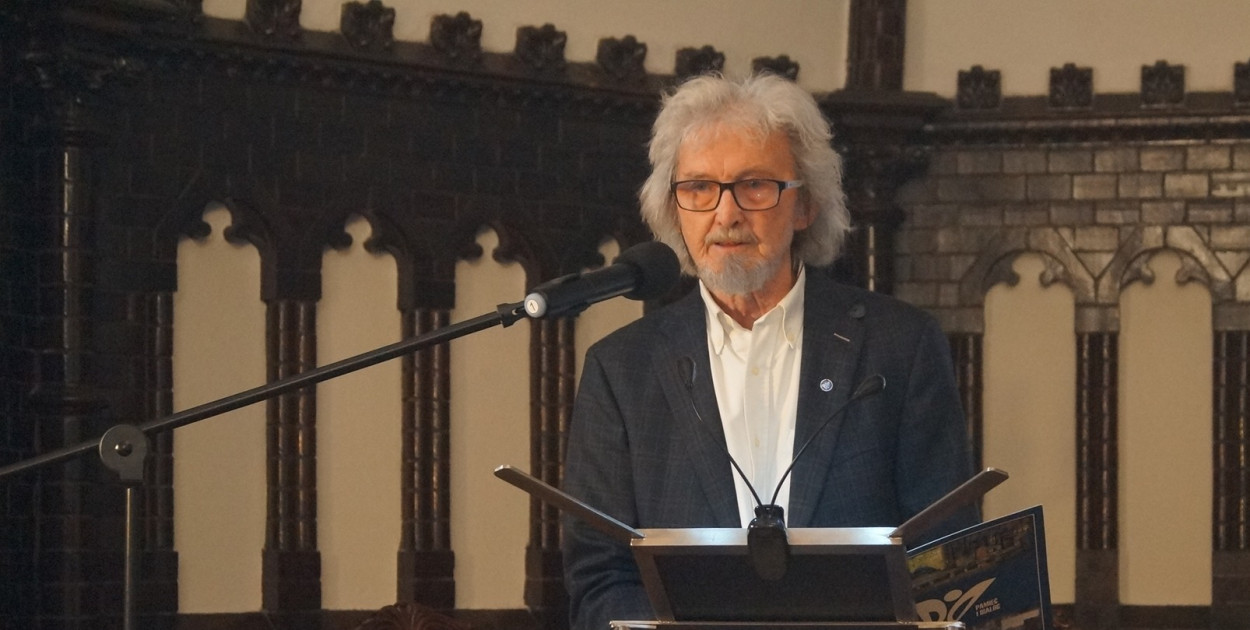  Osiem dekad historii (Mat. organizatora)