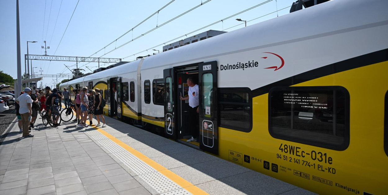 Przystanek kolejowy Kunice otwarty (Piotr Florek lca.pl)