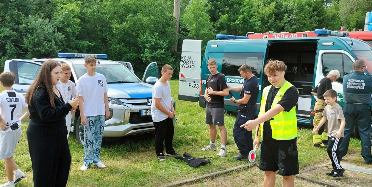  Policja na festynie w Bieniowicach (źródło: KMP Legncica)