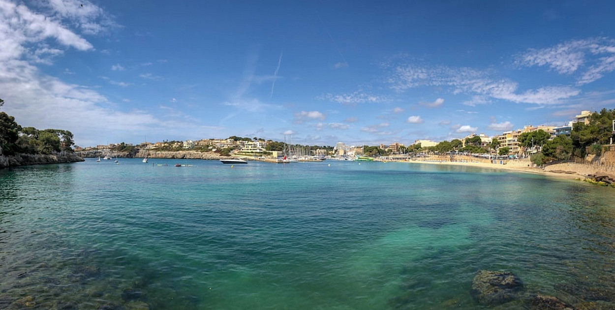 Gdzie na wakacje wiosną? Top kierunki w Europie i poza nią