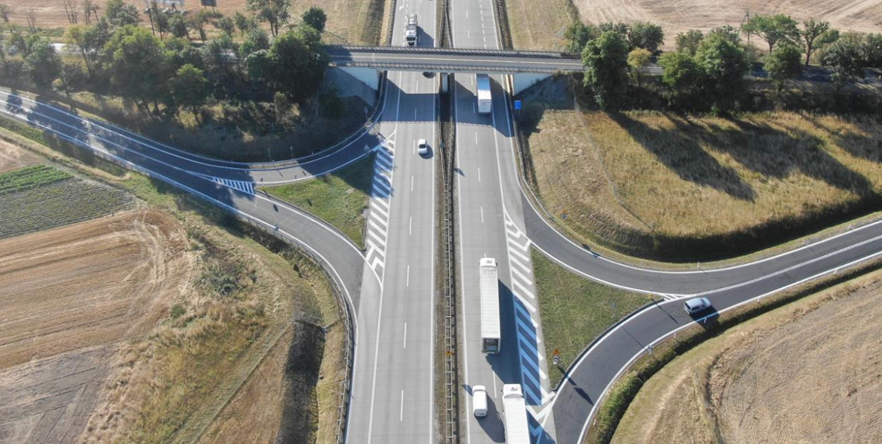 A4 w stronę Zgorzelca. Zamknięty zjazd na Ujazd Górny, jest objazd