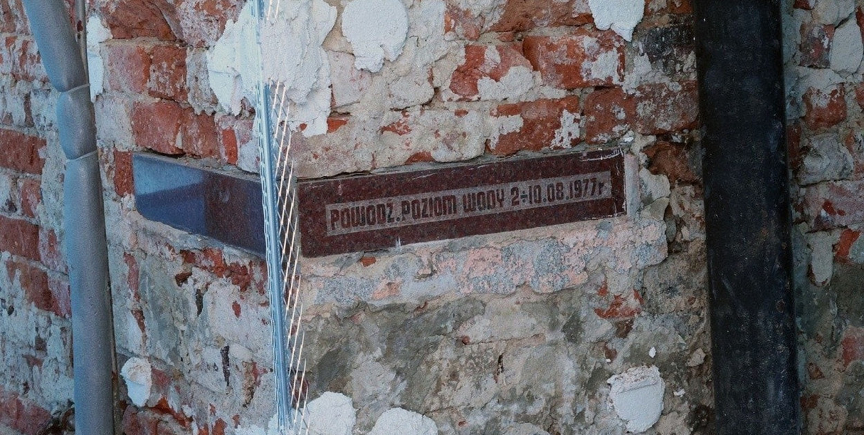 Tablica historyczna (WO)