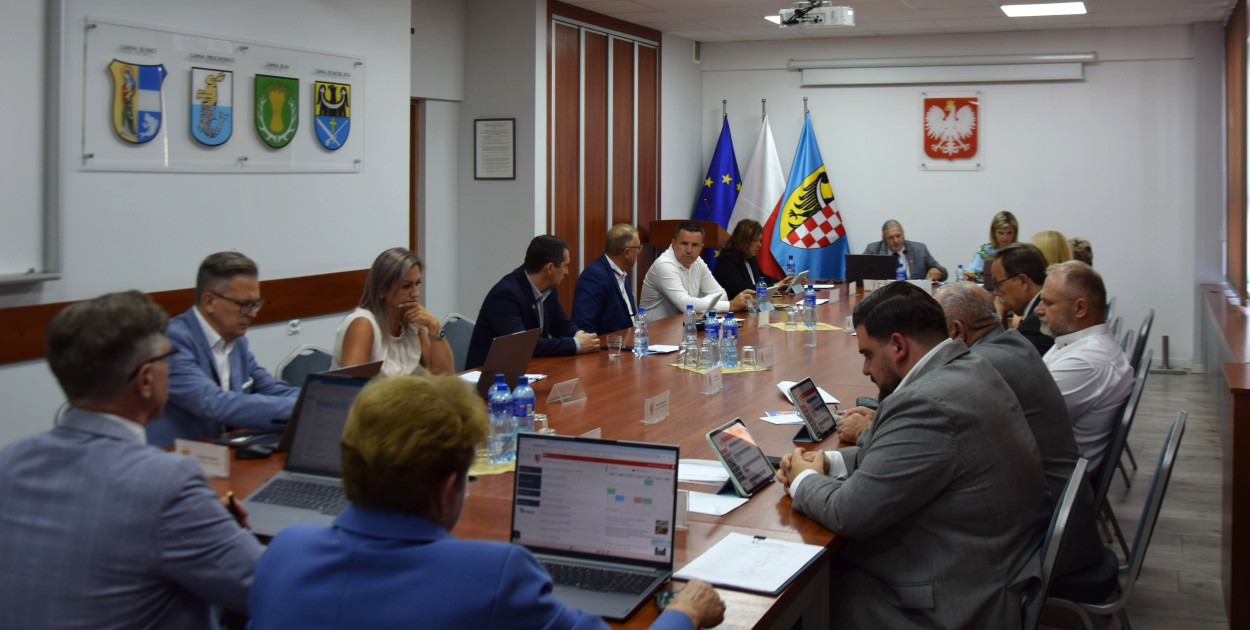  XIV sesja nadzwyczajna Rady Powiatu Legnickiego (mat. prasowe)