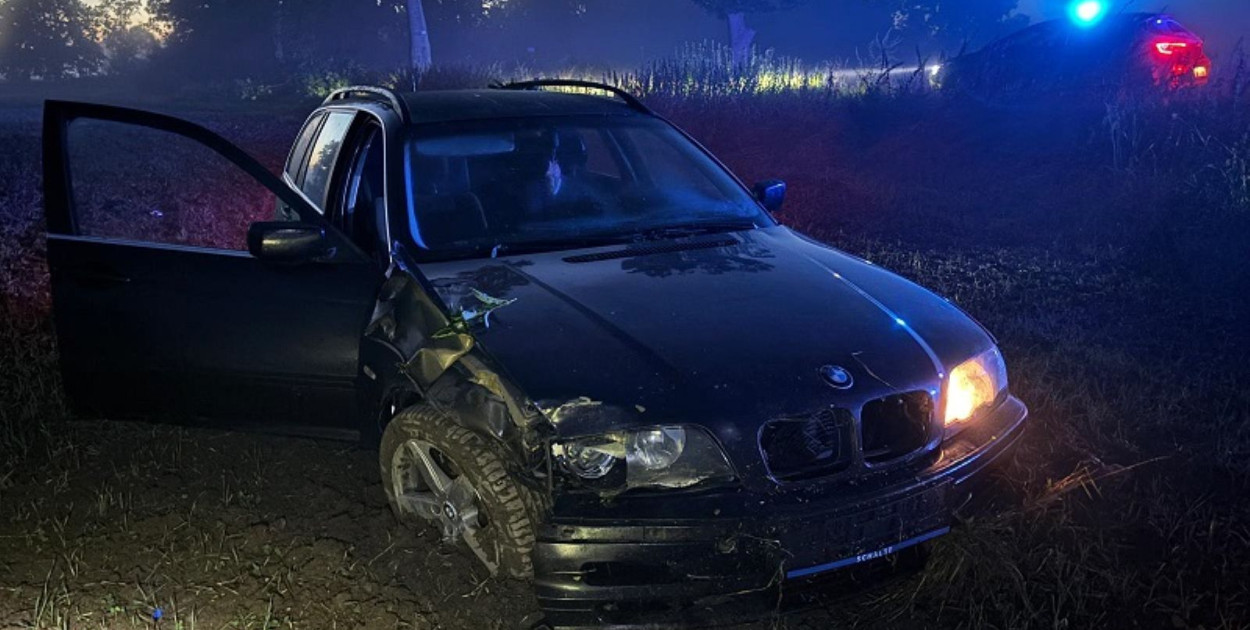 Zamiast się zatrzymać, rzucił się do ucieczki (źródło: KMP Legnica)