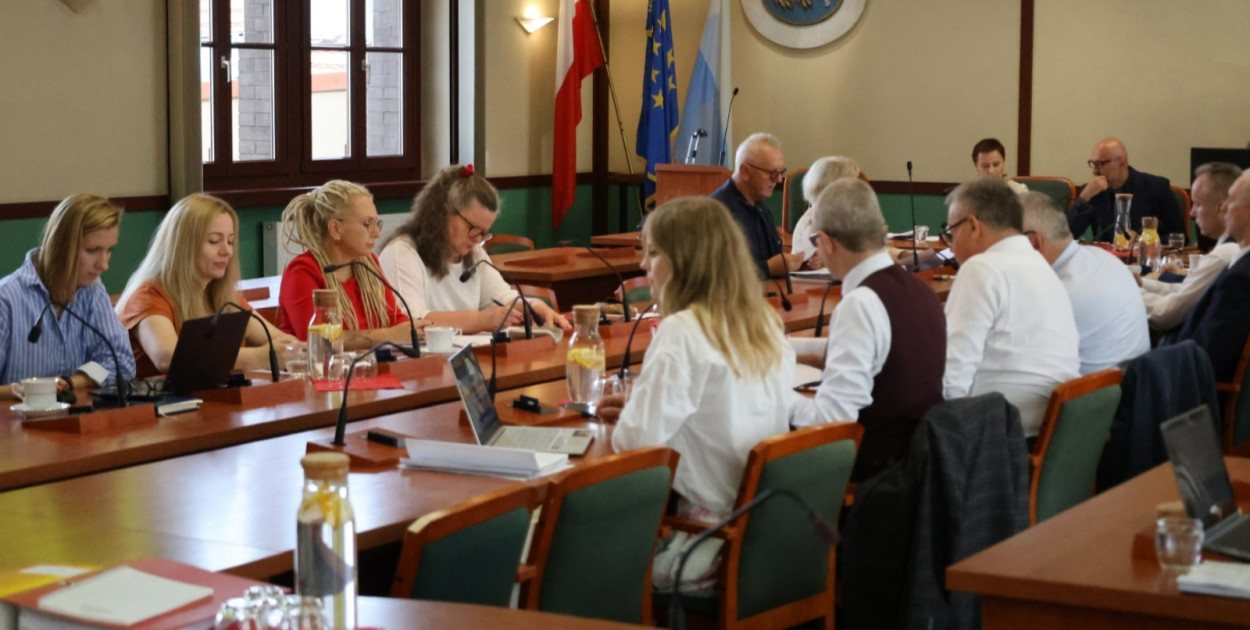 Sesja Rady Miejskiej Legnicy (Wojciech Obremski lca.pl)