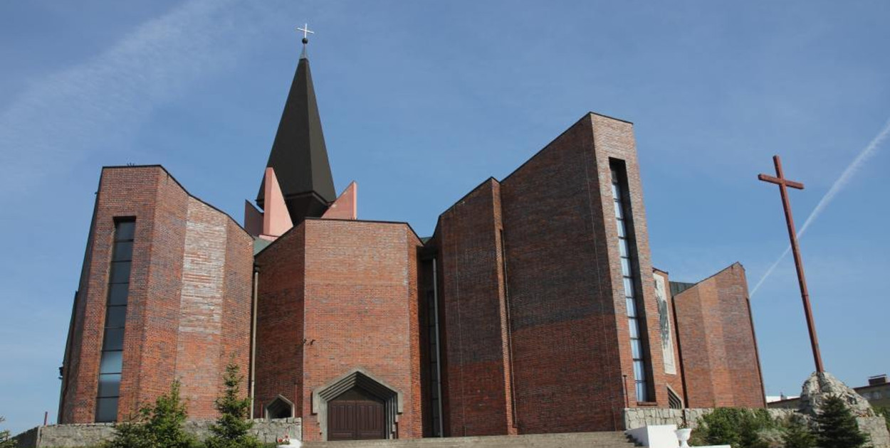 Kościół pw. Matki Bożej Królowej Polski w Legnicy (Wojciech Obremski)