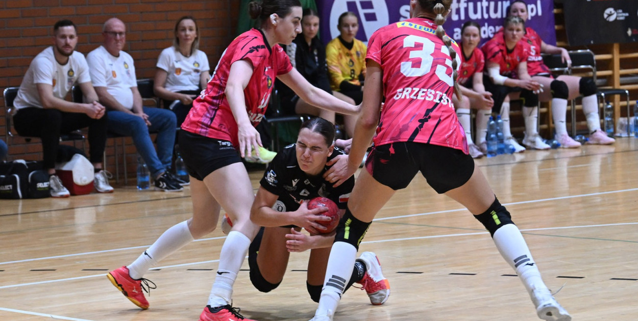 EISBERG Dziewiątka Legnica - Suzuki Korona Handball Kielce (Piotr Florek)