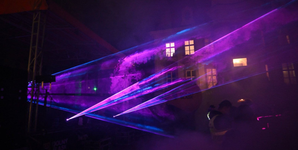 Pokaz laserów (Piotr Florek lca.pl)