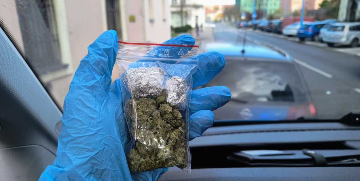 Zgubiła go brudna tablica rejestracyjna (źródło: KMP Legnica)