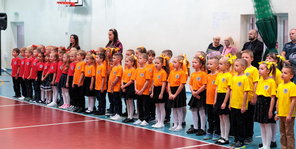 Pierwszoklasiści z chojnowskiej „Czwórki” ślubowali (fot. M. Rybczyński)