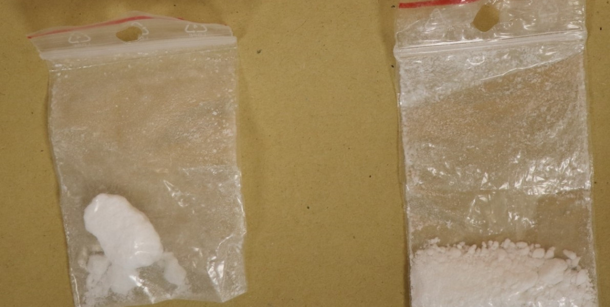 W plecaku obok ubrań dla kolegi miał metamfetaminę (źródło: KMP Legnica)