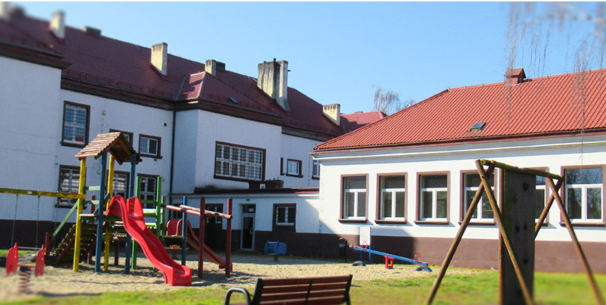 Szkoła Podstawowa w Miłkowicach( źródło: spmilkowice.net)