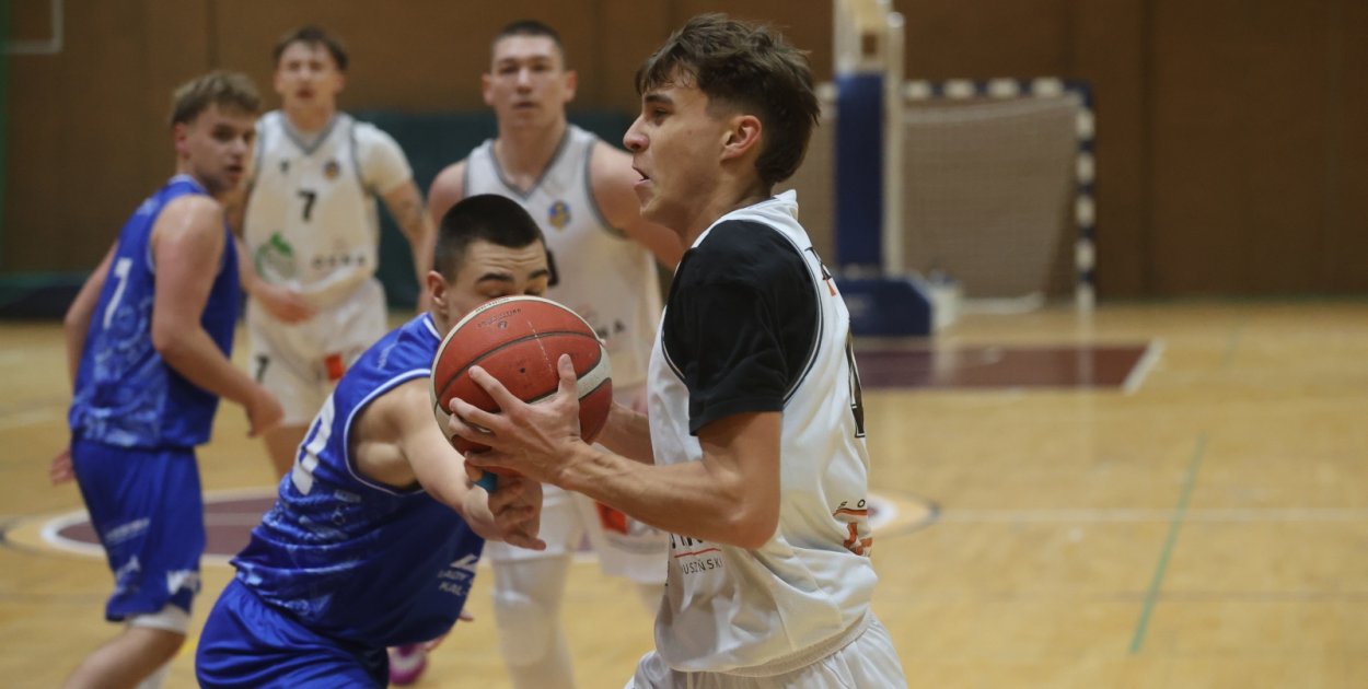 KS Basket Legnica - Górnik Kaltech Wałbrzych (Wojciech Obremski)