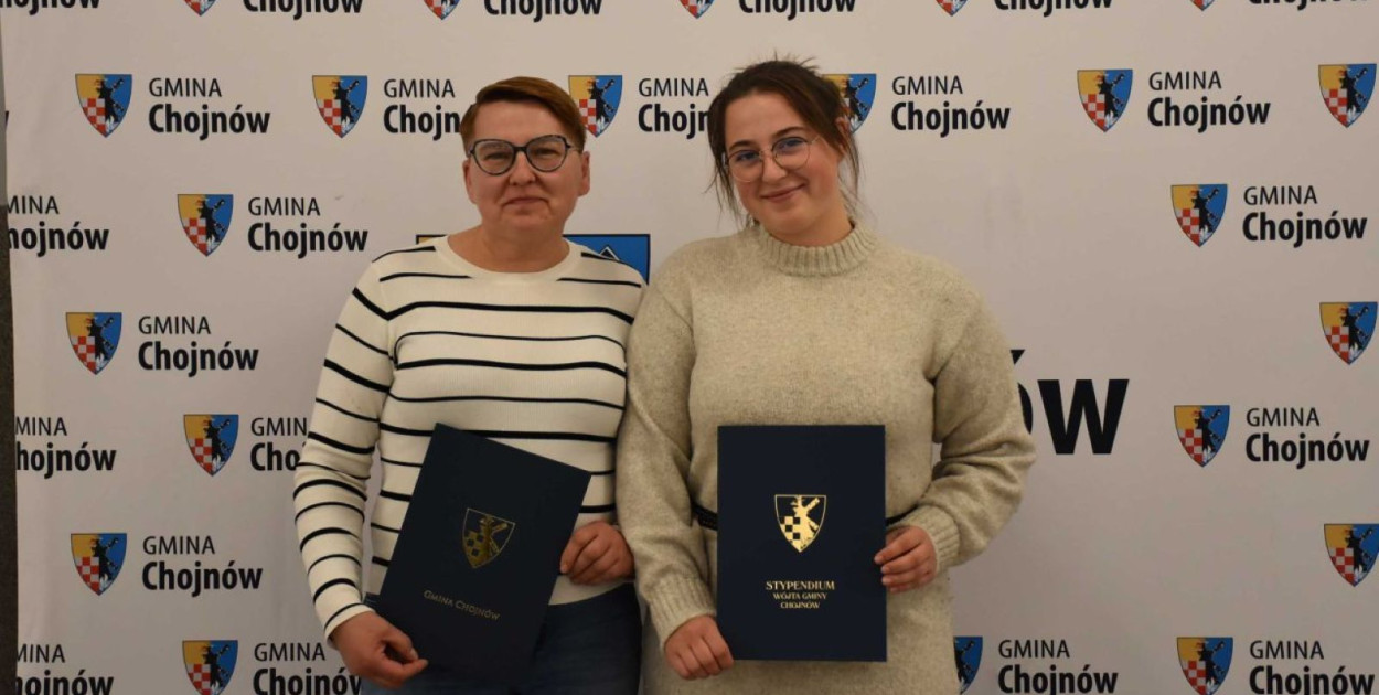 Najzdolniejsi studenci z gminy Chojnów otrzymali stypendia (mat. prasowe)