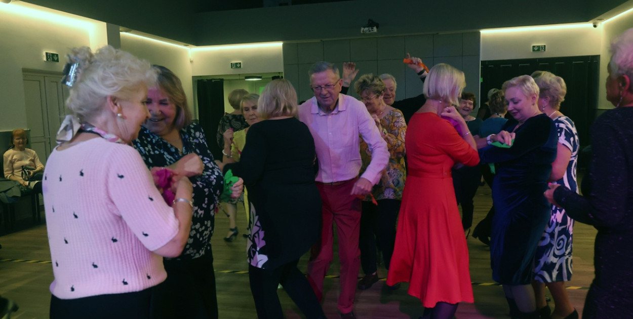 Domówka w Atrium (Wojciech Obremski lca.pl)